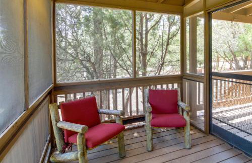 2 Mi to Show Low Lake: Scenic Cabin w/ Balcony - Foto 26