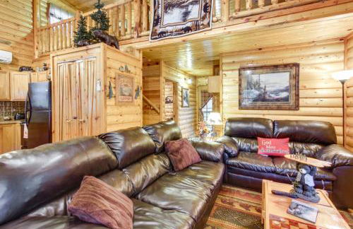 Backyard and Porch Rural Cosby Log Cabin! - Foto 5