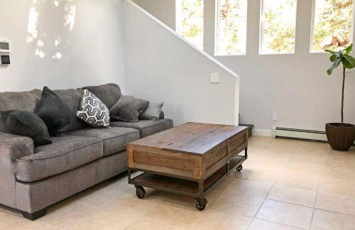 12 Mi to Red Rocks Morrison Home with Deck - Foto 10