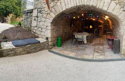 Lou Clapas - Photo 13