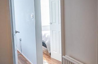 2 Bedroom Apartment Denton, suitable for professionals needing a peaceful work environment - Foto 15