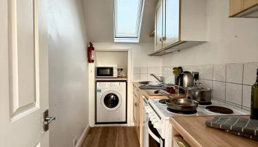 One-Bedroom flat in Cheam Village - Foto 3, stove, toaster