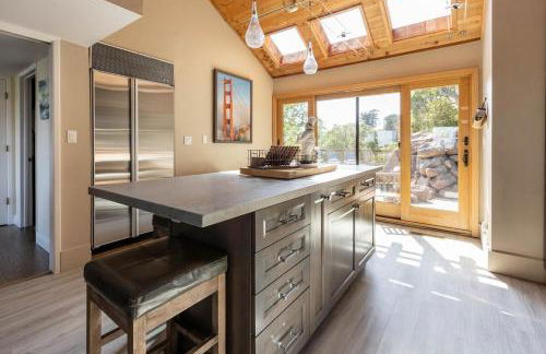 Relax and Rejuvenate- Lafayette Treehouse with Cave Spa, Waterfall, and Incredible Views - Foto 15