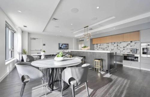 Upscale 1BR MIT Harvard WiFi Gym W D Parking - Foto 27