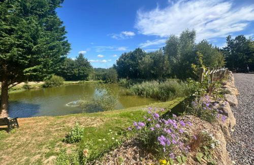 Peaceful Lake Retreat - Fishing Lakes, Heated Outdoor Swimming Pool 500yrds on Sister Park , Pool Open April to September - Foto 39
