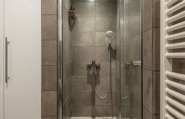 Mystique One Bedroom Apartment by BluPine - Foto 11