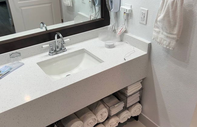 Free Shuttle 2 Queen Disney Area - Foto 14