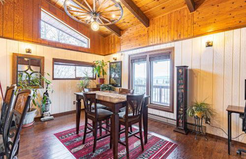 Hilltop Hideaway - Photo 8