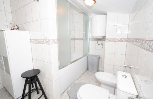 Spacious villa for 10 with a big private pool - Photo 34