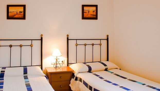 Villa in Sant Josep Near Cala Jondal Beach - Foto 3, Habitación