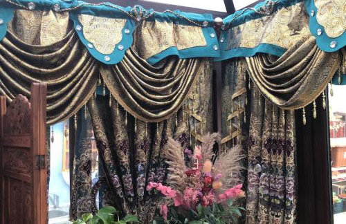 Cheerful 4 bedroom house with garden free parking - Photo 24