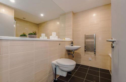 Luxury 2-Bed Apt by Royal Albert Dock & M&S Arena - Foto 25