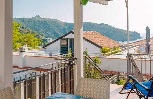 Royal House holiday home - Photo 2