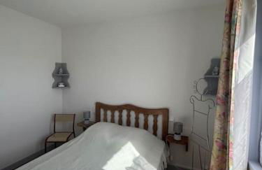 Appartement les Mésanges en rez de jardin -terrasse-2 chambres-parking - Foto 9