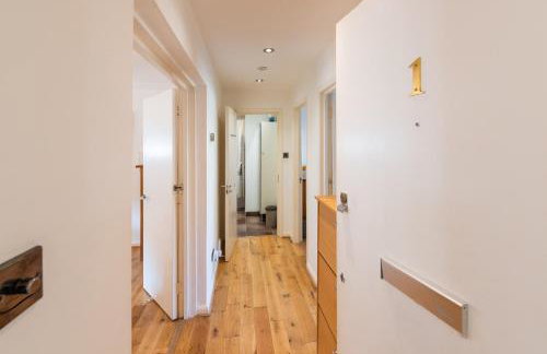 London Stratford - Spacious 2 bed flat with secured parking & private garden - Foto 18