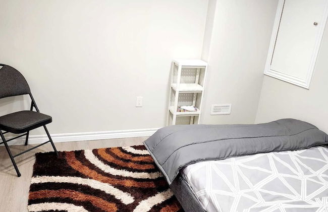 Stunning - Basement Apt in Barrie - Photo 4