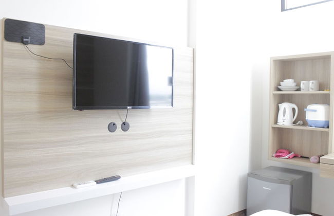 Modern And Comfy Studio Apartment At Lodge Paskal Near Binus University - Photo 4