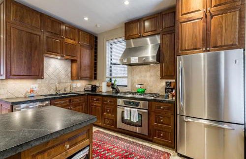 Logan Blvd Luxury! Enjoy the Well-Equipped Kitchen and Prime Location apts - Foto 4