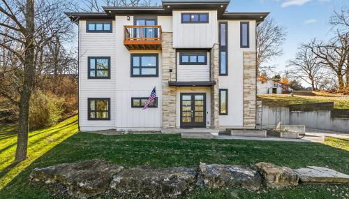 4BR Home with 4 Private Bathrooms 20 Min from Airport - Foto 1