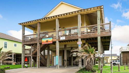 BEACHFRONT with DECK Hot Tub and View and Cargo Lift Sleeps 14 - Foto 3