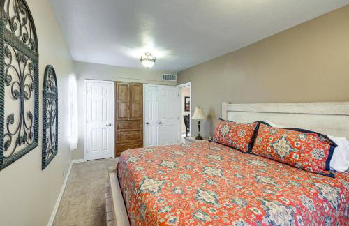 Peaceful Artesia Vacation Rental with Orchard Views! - Foto 14