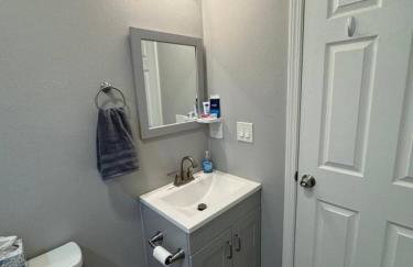 Spacious 2BR Apt with Balcony and 2 King Beds Sleeps 6 - Foto 31