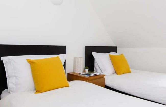 Charming 3bd Townhouse Right in the City Centre - Photo 24