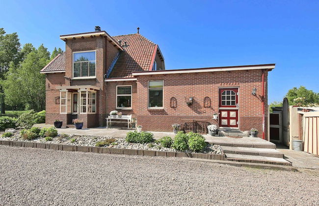 Characteristic Country House With Wellness - Foto 1