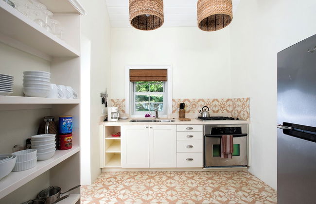 Pink Sands Paradise: Luxury Estate With Pool - Foto 2