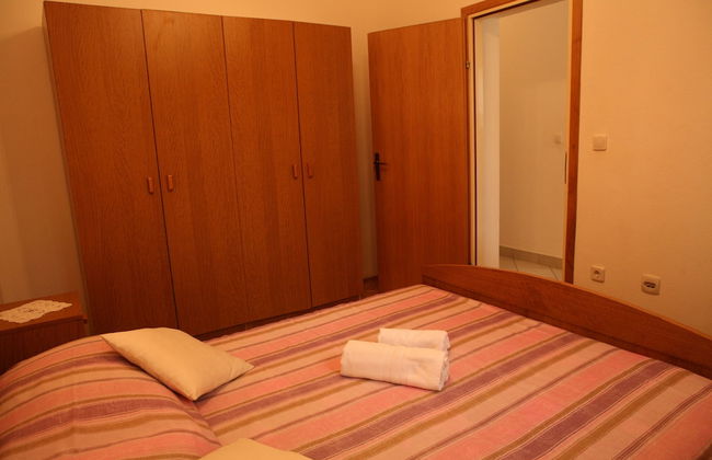 Sea front stone house - Photo 26