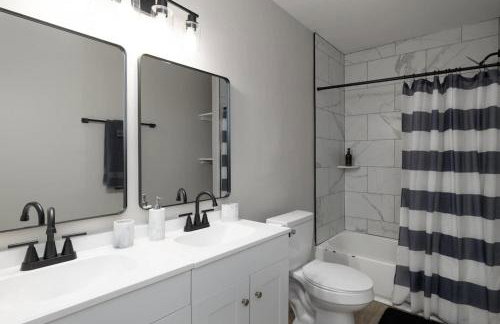 The Hilltop Haven HISTORIC West Salem Charm 5 Mins to Downtown Hospitals Walk to Greenway - Foto 4