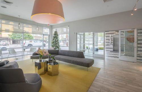 Modern 2BD DT - Balcony, Gym, W-D, Parking - Sleeps 8 - Photo 13