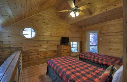 Happy Trout Hideaway - Creek Views Of Hot House Creek, Hot Tub, Outdoor Fire Pit, Cozy Atmosphere - Mineral Bluff, GA - Foto 21