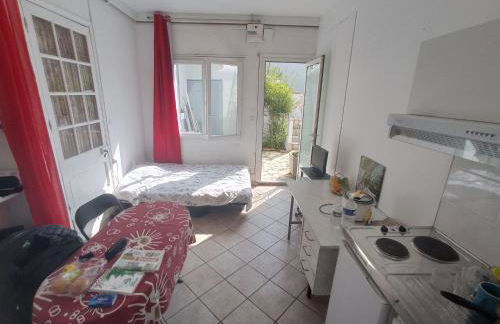 Studio indépendant, avec piscine et jardin, direct gare aéroport, 1 lit pour 2 personnes Direct Gare Aéroport - Foto 5