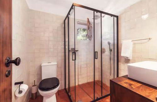 Relax in Style - Prime Spot with Garden & Natural Pool - Foto 5