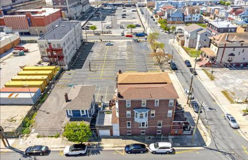 Luxury 8 Bedroom House, Steps to Tropicana, Beach and Boardwalk! - Foto 17