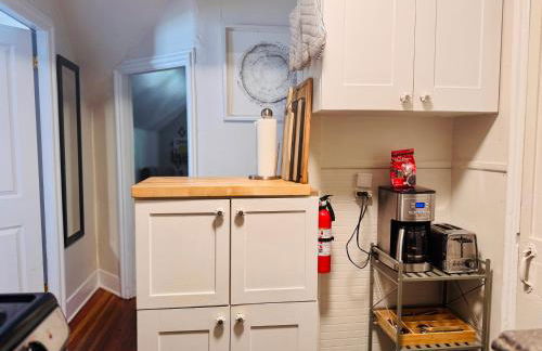 Cozy 1BD in Burlington’s Coolest Neighborhood - Photo 9