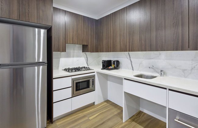 Meriton Suites North Sydney - Photo 22