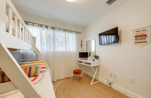 Game Room, Patio! Lake Worth Beach Family Retreat - Foto 24