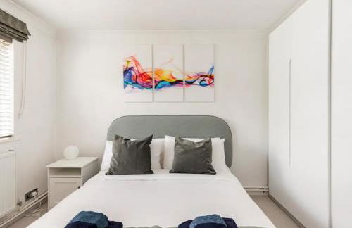 Bright and Spacious Apartment-Unbeatable Location! - Pass the Keys - Foto 5