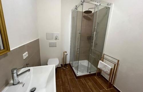 Historic Building- 9 Bedrooms - Groups up to 26 - Foto 2