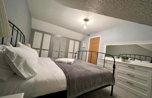 Timeless English Elegance 4BR Luxury Home in Petts Wood - Photo 12