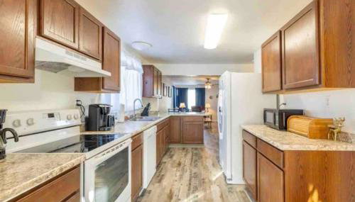 Bo's Copper City Charmer, easy Freeway Access, open floorplan - Foto 2, stove, dishwasher, toaster