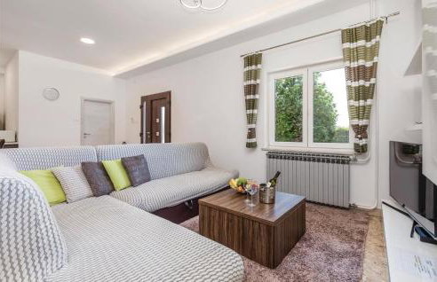 Cozy Home In Viskovo With Wifi - Photo 32