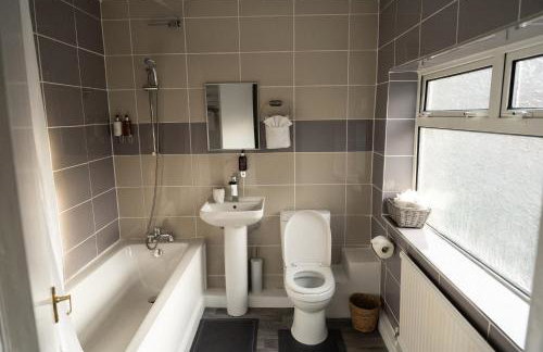 2 Bedroom Cozy Home Sleeps 6 with 1Gb Wi-Fi near Durham & Darlington-Kynren - Foto 27