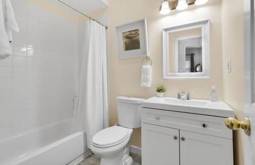 Luxury 3BR & Parking in Central DC - Steps to Metro - Foto 17