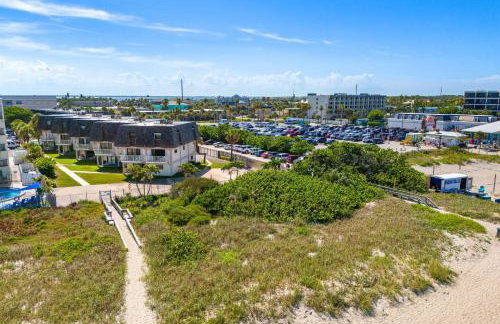 Ola Grande - Beachside Condos with Pool next to Cocoa Beach Pier - Photo 8