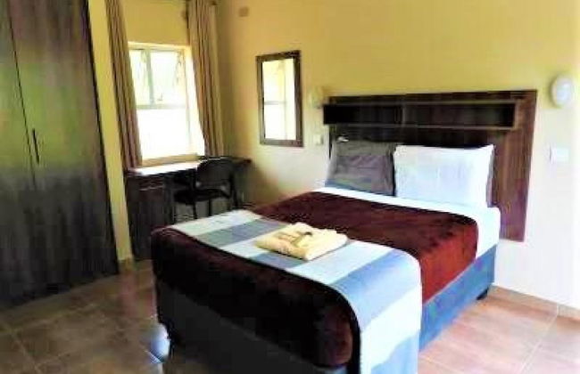 2 Bedroomed Apartment With En-suite and Kitchenette - 2067 - Foto 1