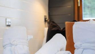 Ben View Pod and Jacuzzi Bath - Photo 4