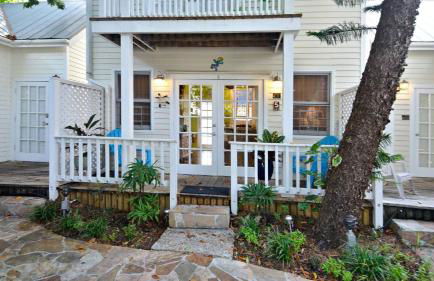 Tranquility by Avantstay Close to Duval St w/ BBQ & Shared Pool - Photo 44